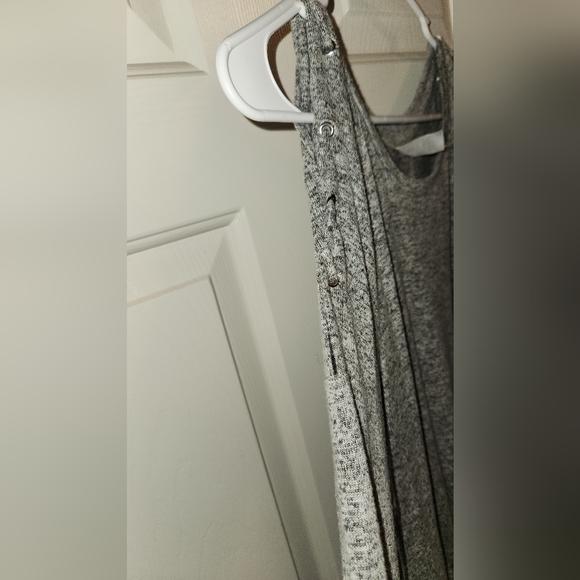 NO BOUNDARIES SWEATER!! - Picture 4 of 6